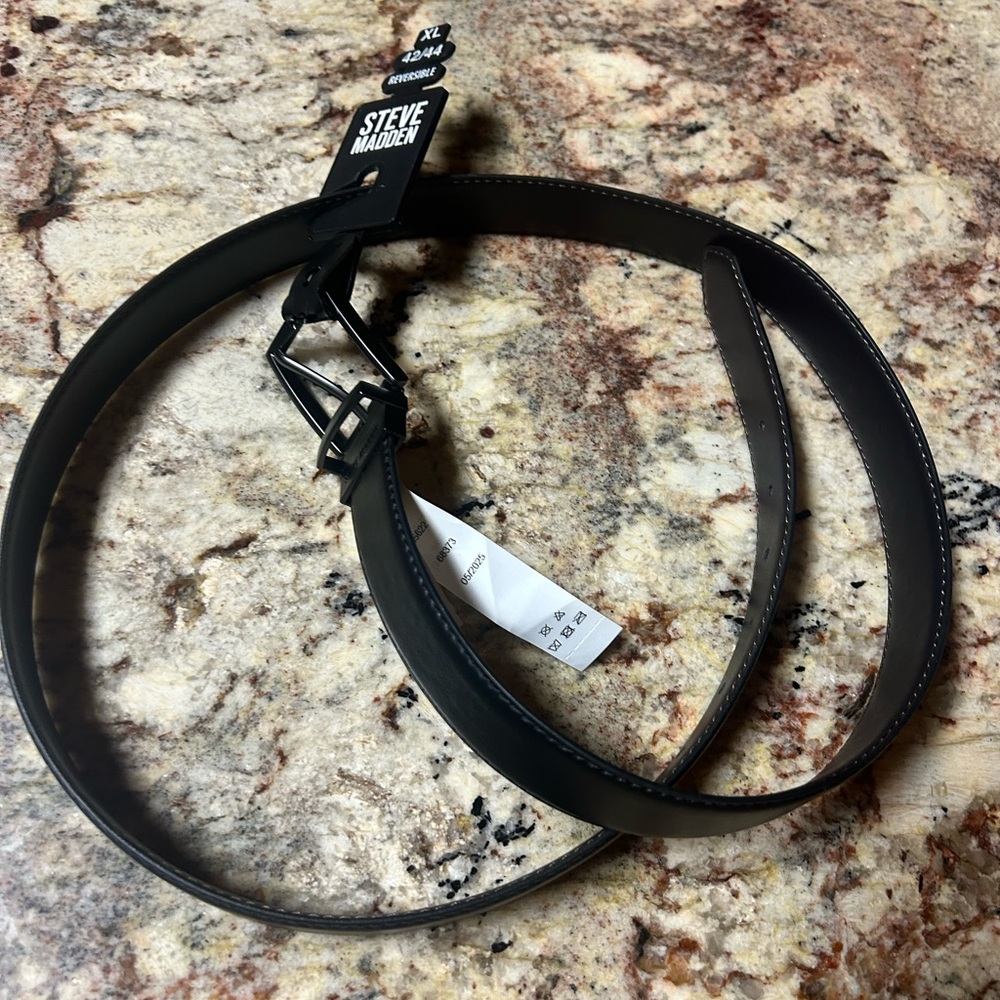 NWT Steve Madden Men's Reversible Black/Brown Leather Belt XL 42/44